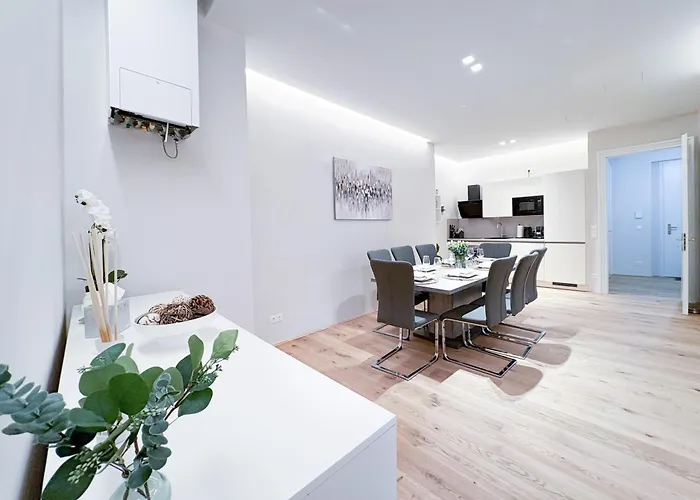 2 Bdr - Magnificence, In Vienna's Center